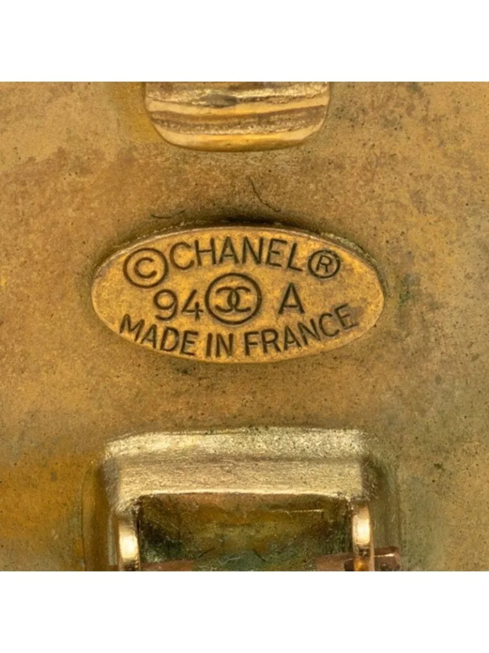 Chanel CC Logo Vintage Round Earrings Shell Gold Black Plated